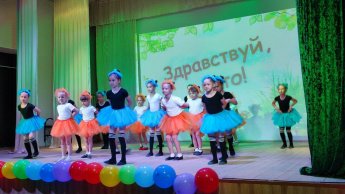11 июня в Доме Культуры прошёл Отчётный концерт Детской художественной самодеятельности. Ребята показали итог работы проделанный за год.